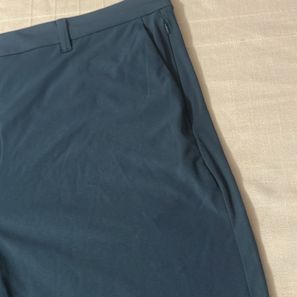 Men's Classic Navy Flat Front Shorts - Picture 3 of 7